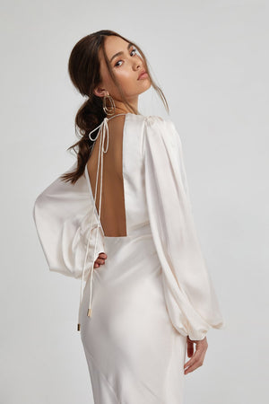 
            
                Load image into Gallery viewer, Long Sleeve Backless Maxi Dress | Pale Oyster Blush
            
        