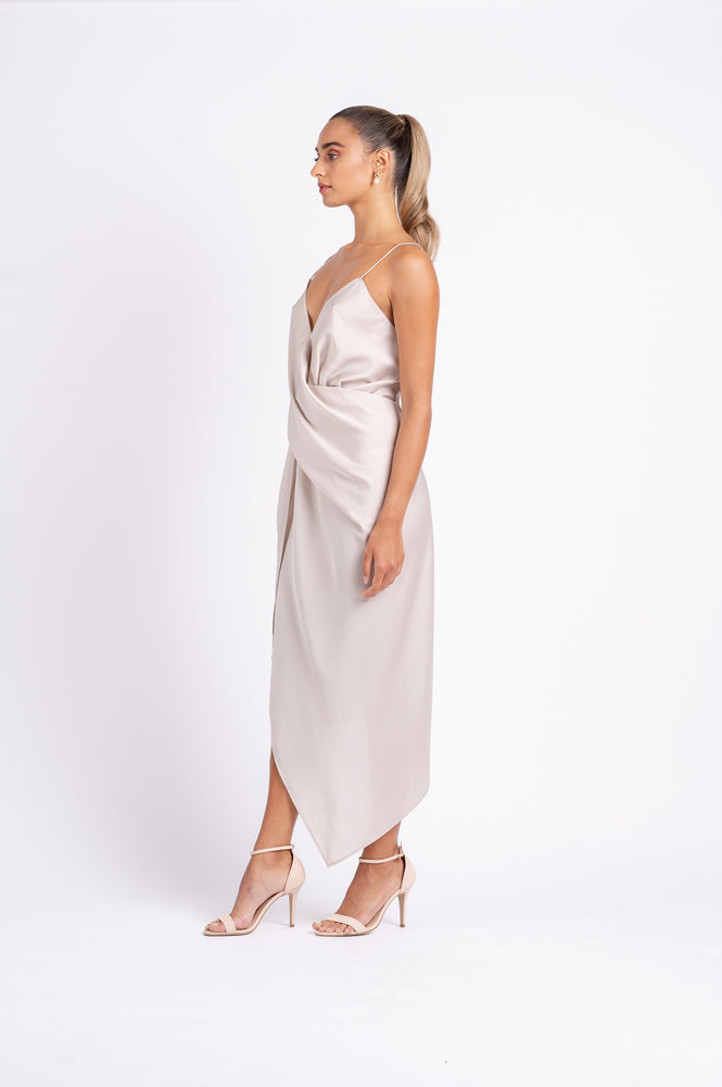 
            
                Load image into Gallery viewer, Le Luxe | Midi Dress - in Pebble
            
        