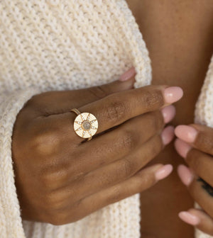 
            
                Load image into Gallery viewer, Stargazer Gold | Ring in Moonstone
            
        